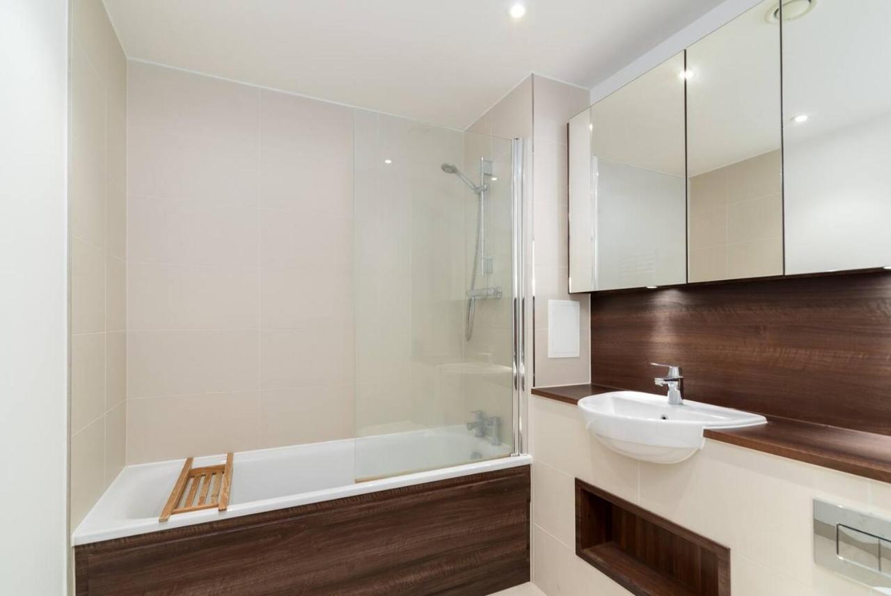 Joivy Lovely Studio Flat With Terrace In Southeast لندن المظهر الخارجي الصورة